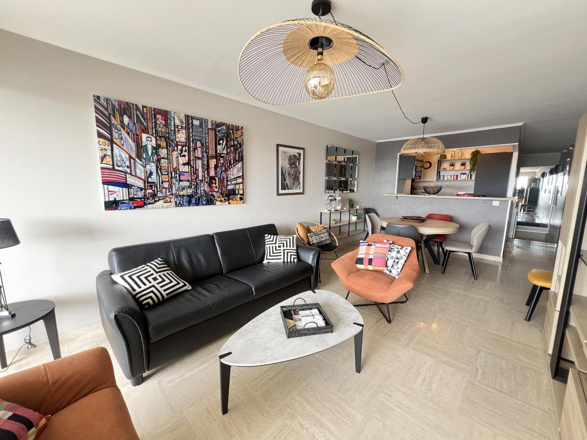 Sol-y-days Eden: Duplex Sea View Apartment