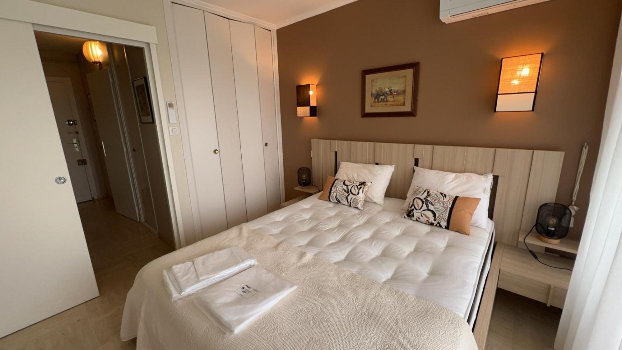 Sol-y-days Eden: Duplex Sea View Apartment La Grande-Motte